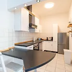 Nikola 3 Balkon 72qm Waschtrockner Tv Vollausstattung Zentral アパート Fürstenwalde