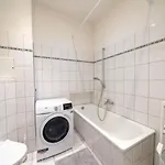 Nikola 3 Balkon 72qm Waschtrockner Tv Vollausstattung Zentral アパート *